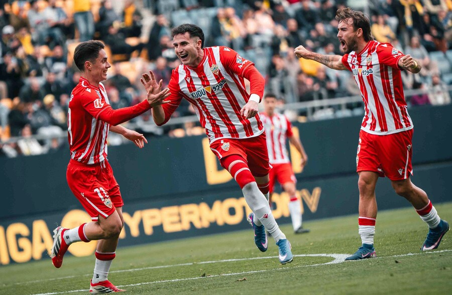 El Almería apuesta por fichajes a coste cero: Pulido y Quim cerrados y Cissé en el radar